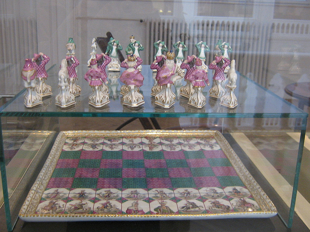 Porcelán sakk-készlet
