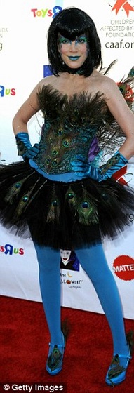 halloween tori spelling