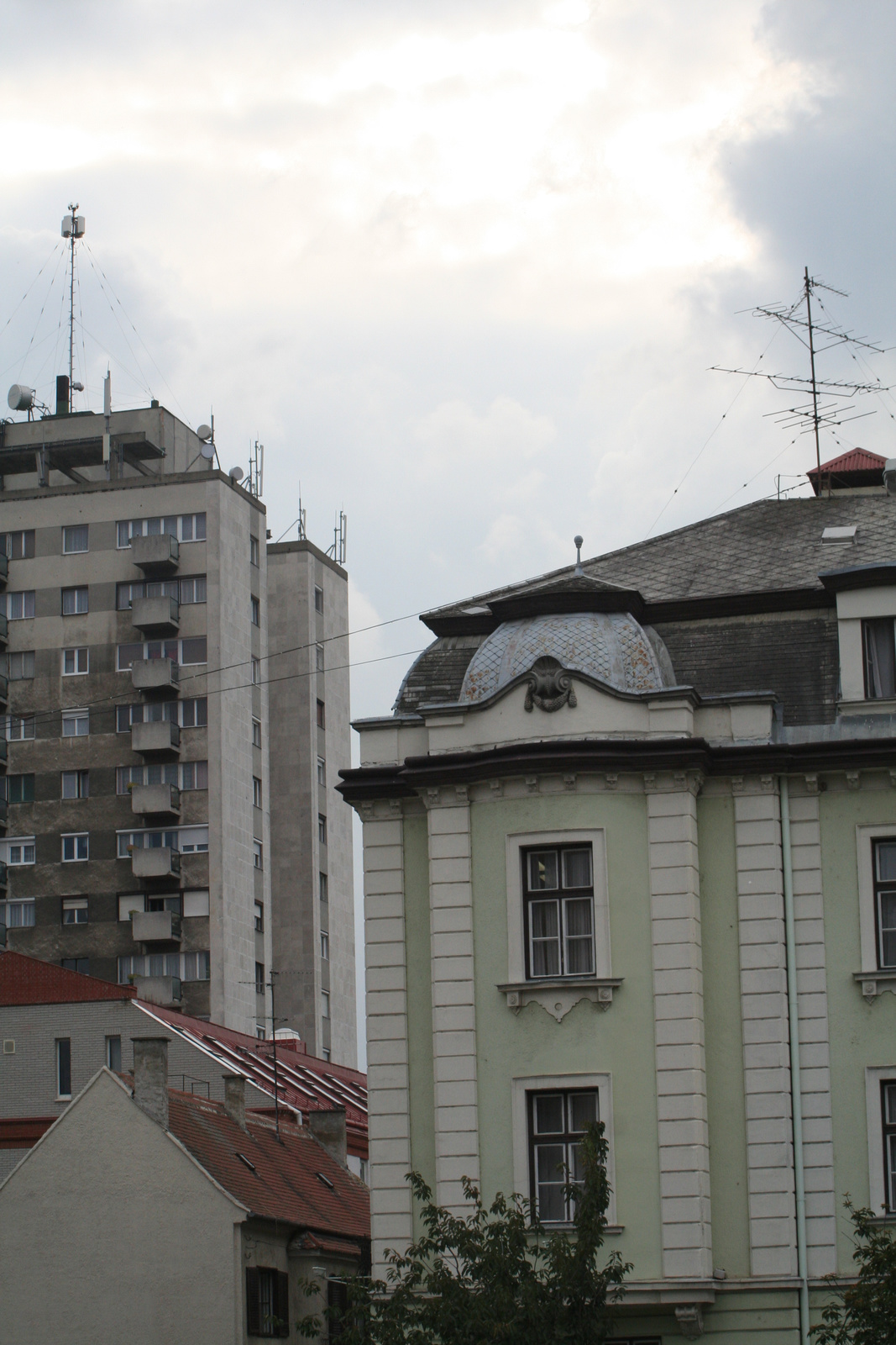 02 Szombathely - belvárosi házak a Március 15. tér felől