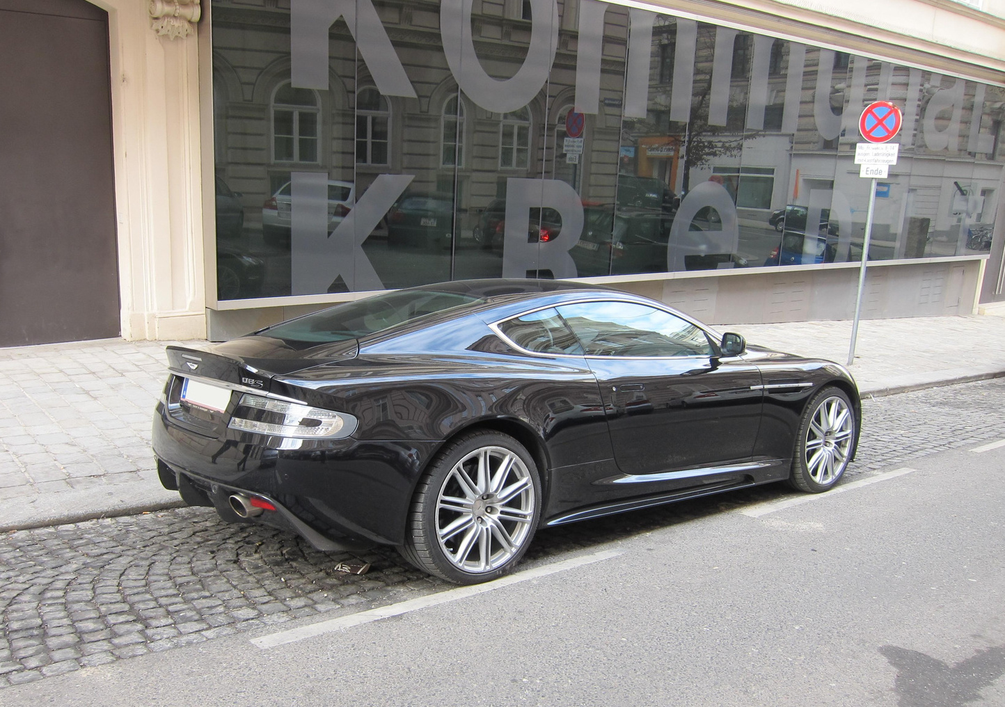 Aston Martin DBS