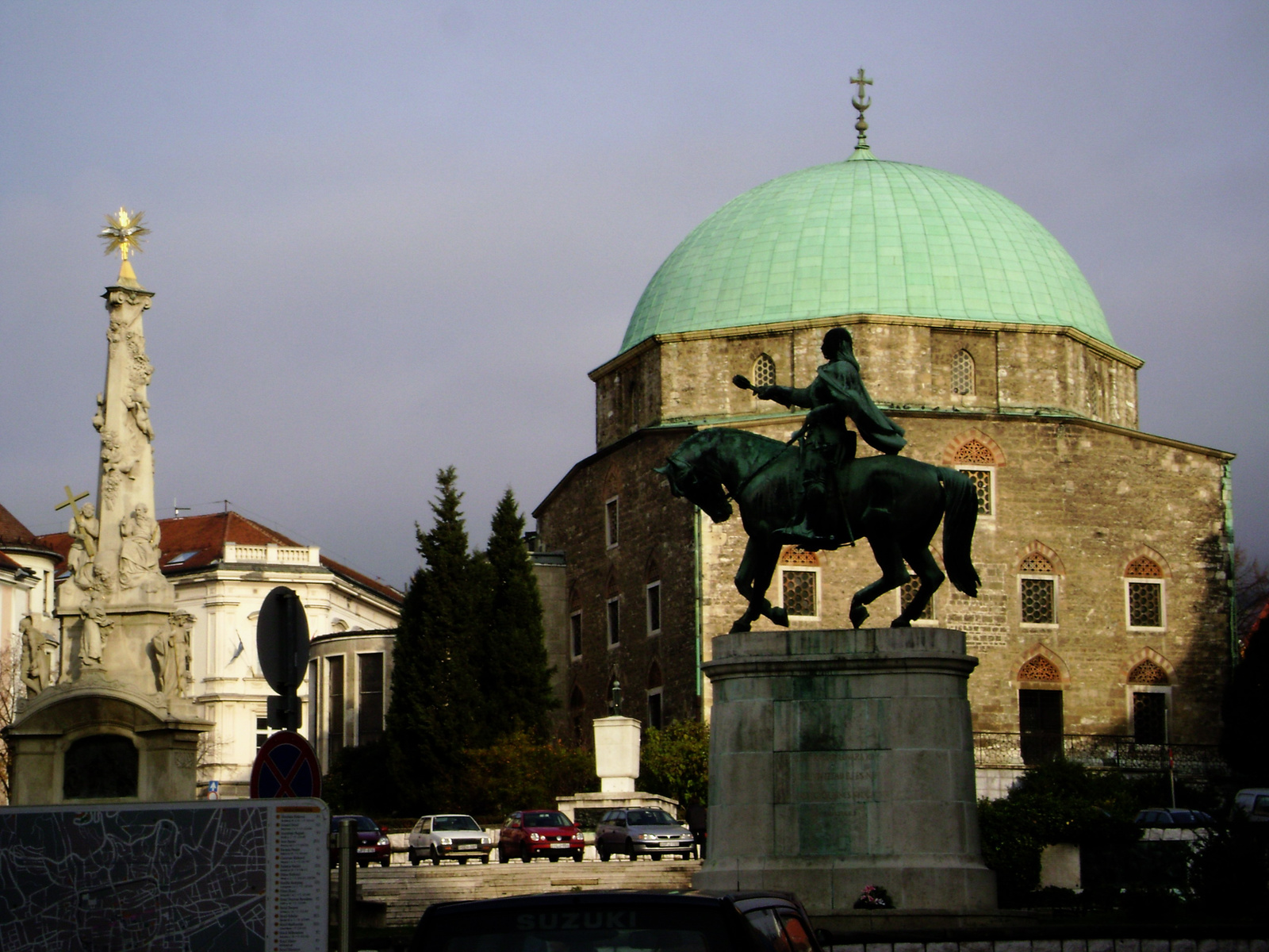 Szentháromság szobor-Hunyadi szobor-Dzsámi