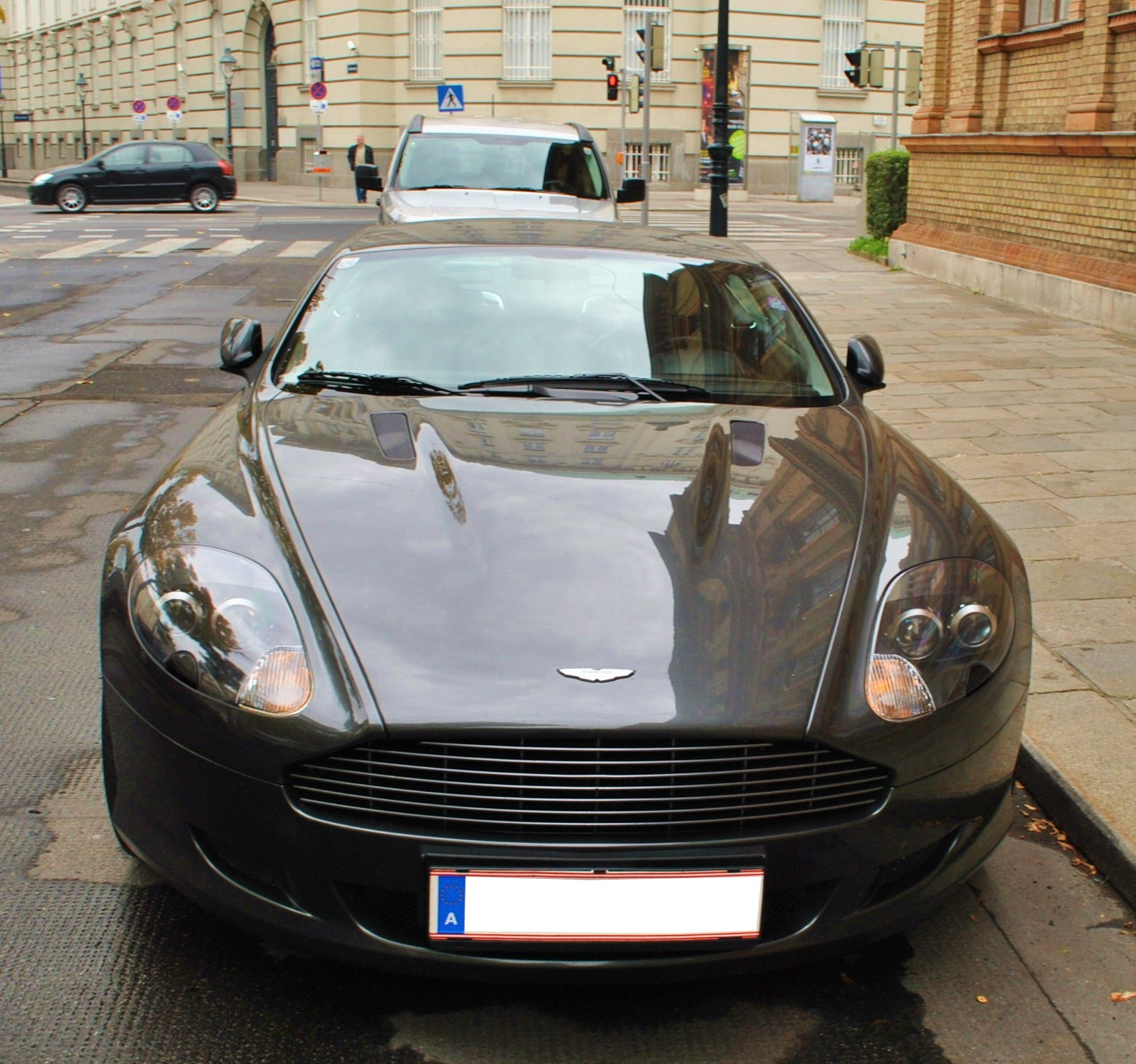 Aston Martin DB9