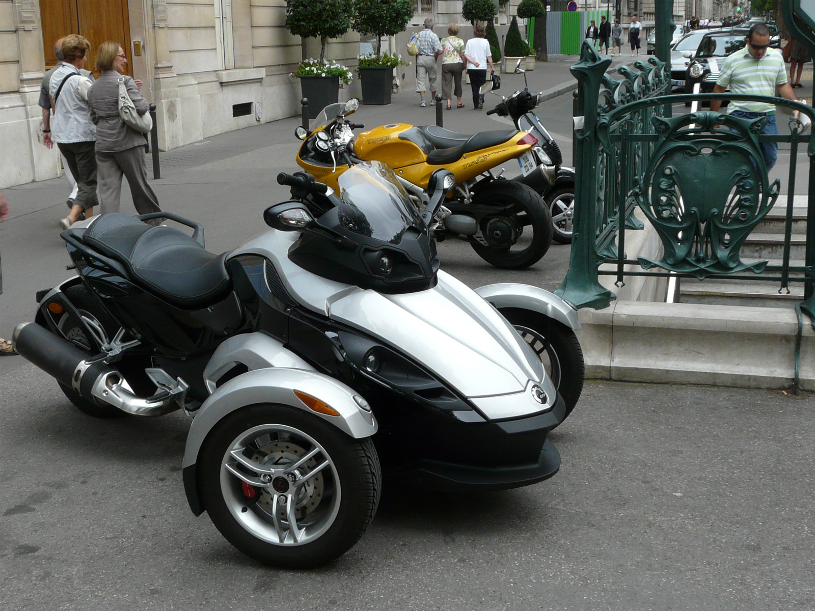 Bombardier Can-Am Spyder Roadster