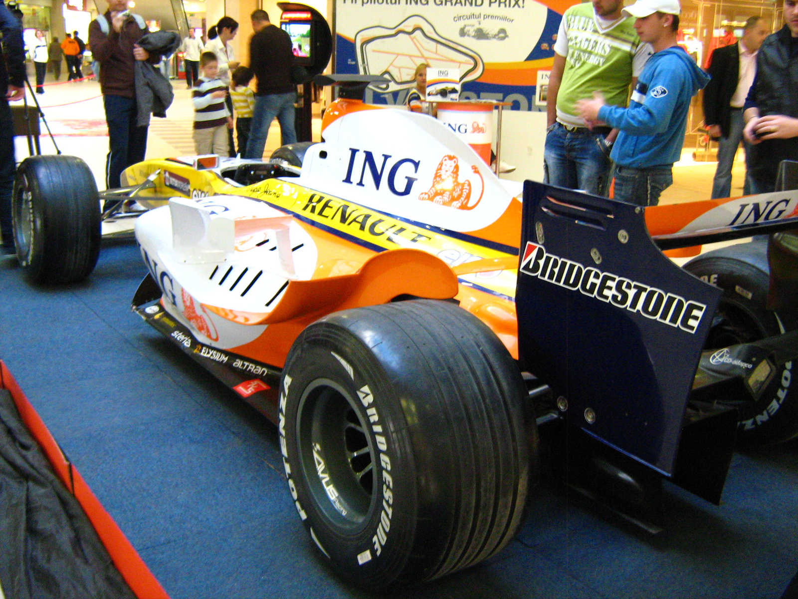 forma 1 auto.Alonso renault 2008 035