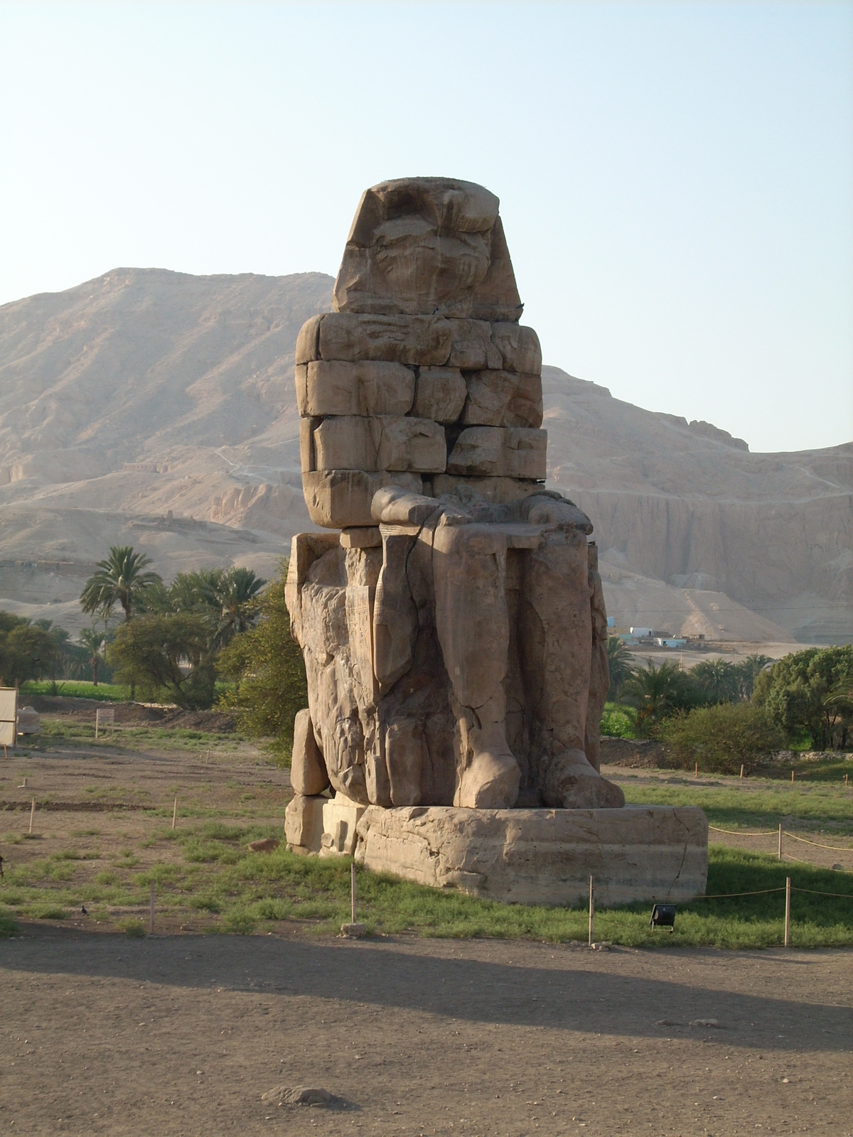 MEMNON-KOLOSSZUSOK02