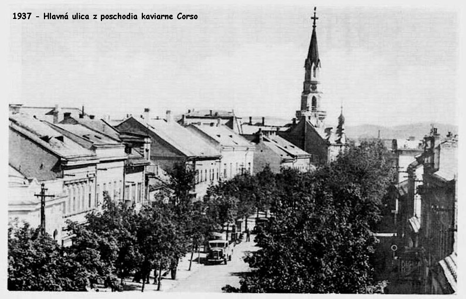 1937 - Pohľad na Masarykovu ulicu z poschodia kaviarne Corso