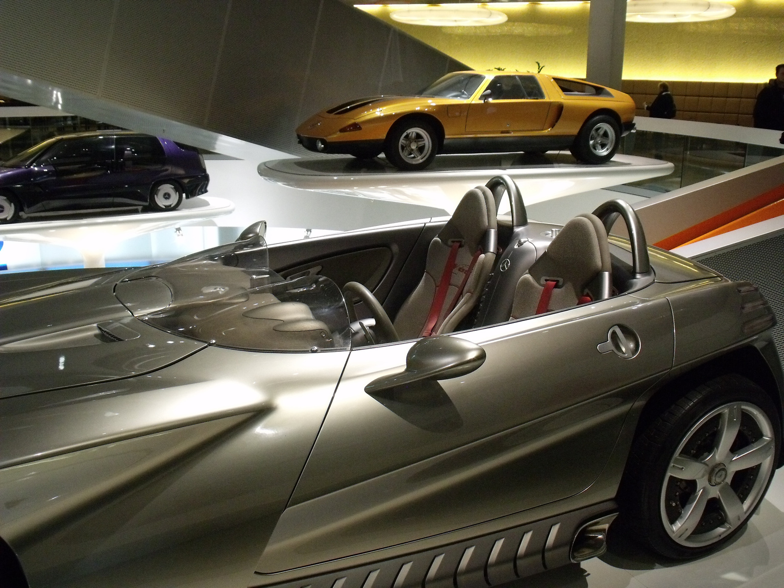 Mercedes múzeum Stuttgart 407