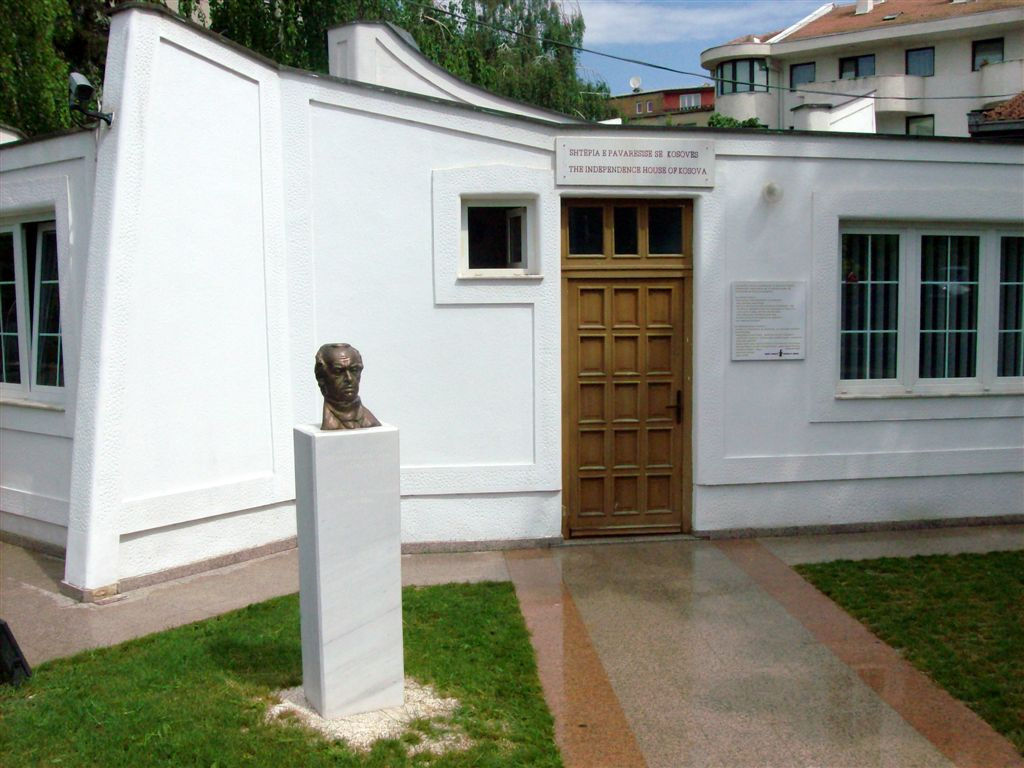 Rugova emlékház