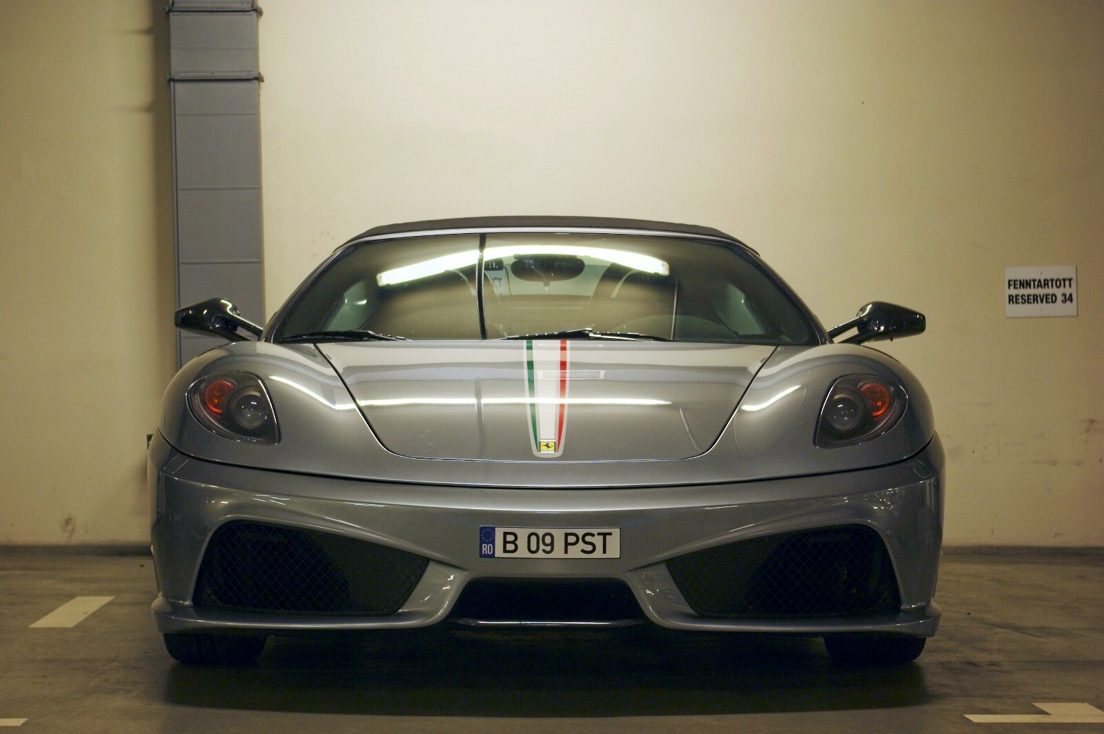 Ferrari Scuderia Spider 16M (3)