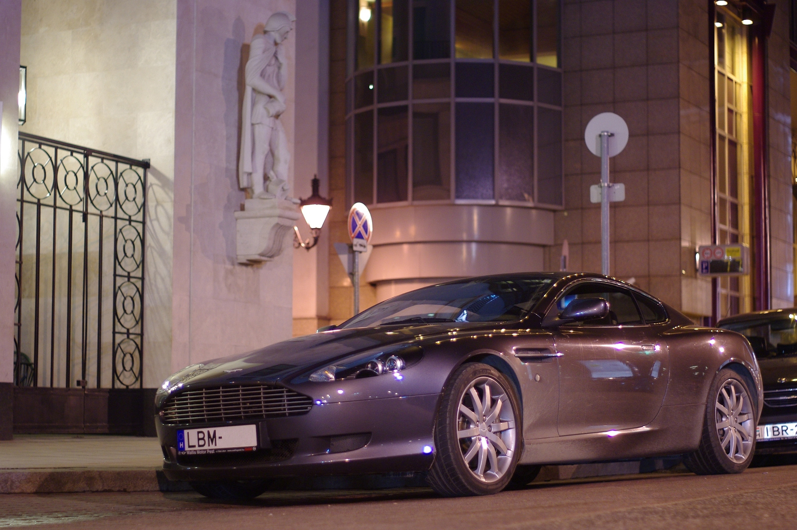 Aston Martin DB9 (4)