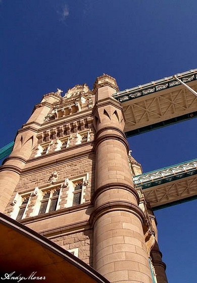 A Tower Bridge tornya