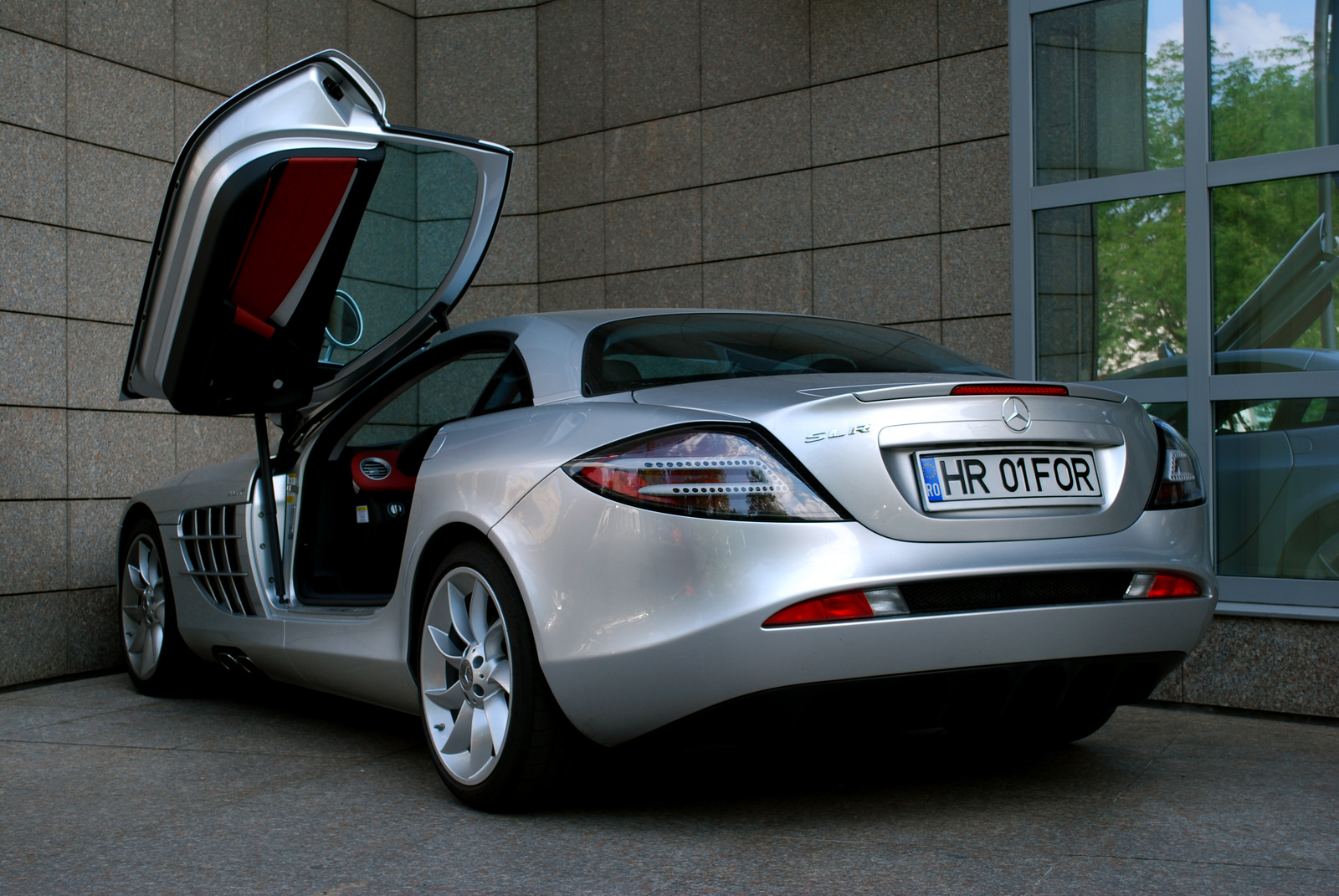 McLaren SLR