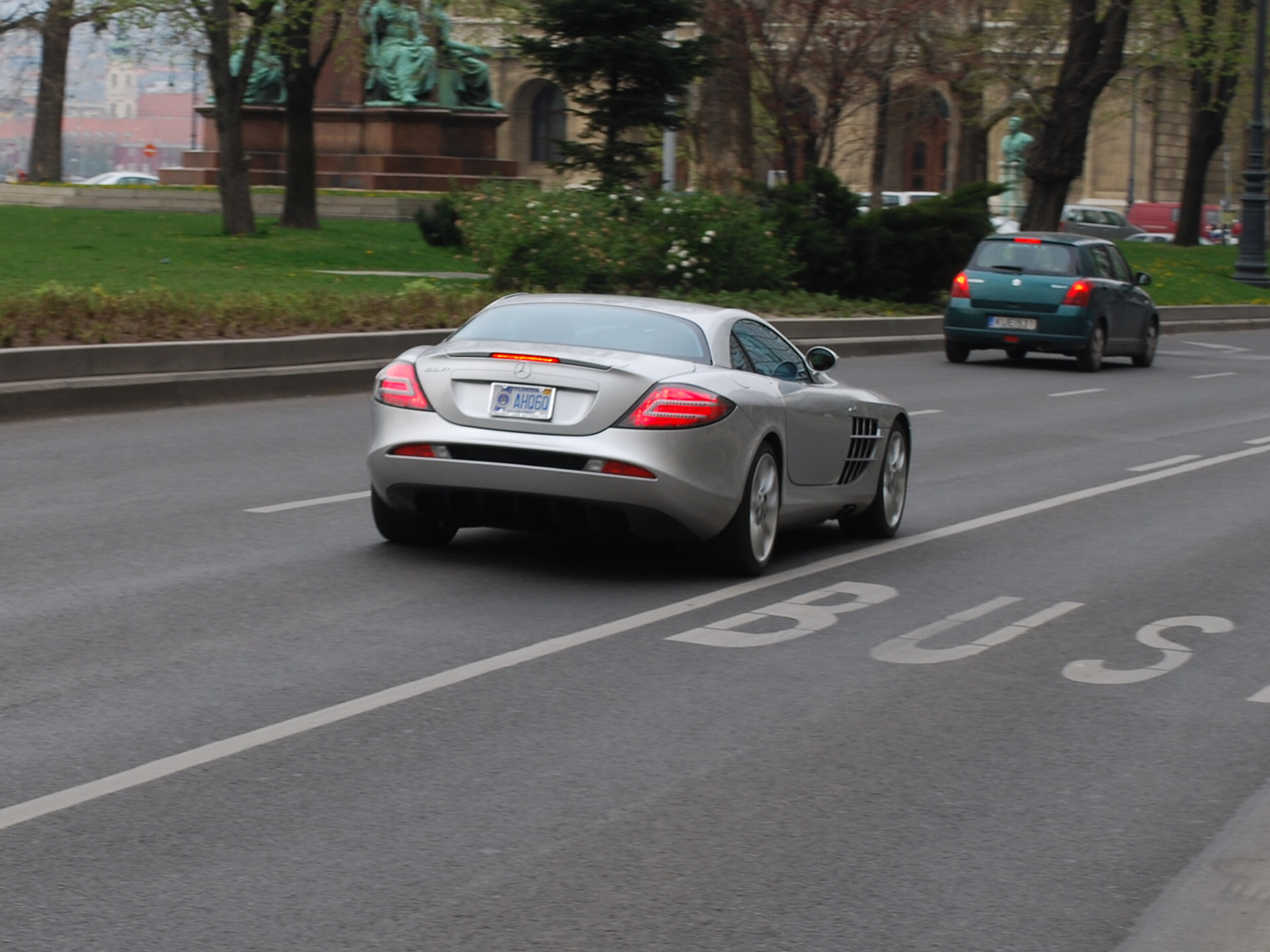 McLaren SLR