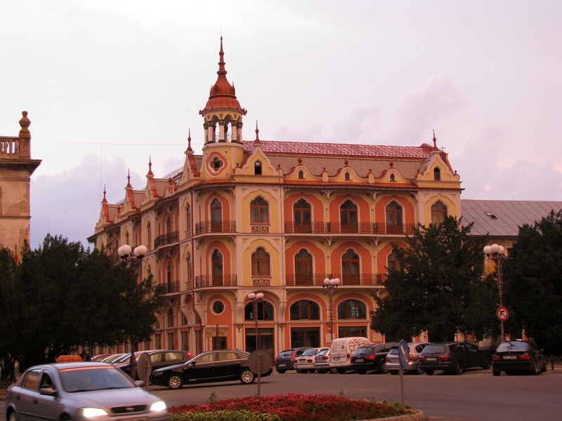 Astoria hotel, esti fényben