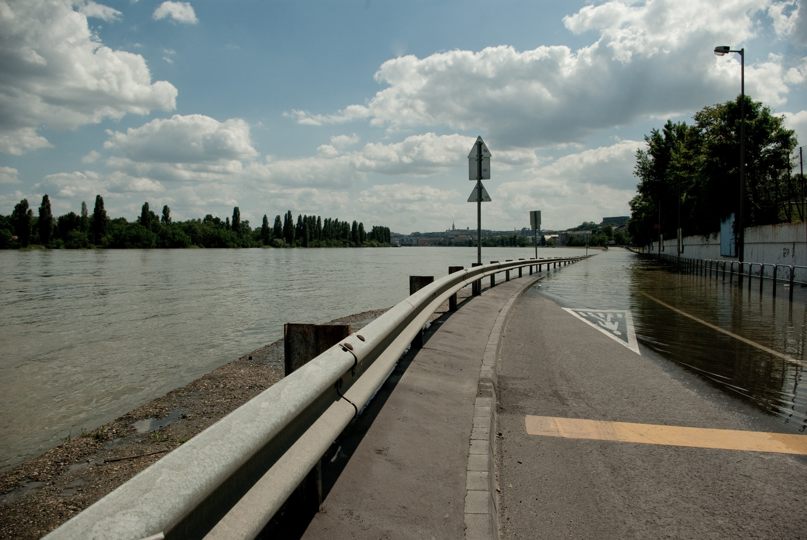 Duna, áradás, Budapest, rakpart (3)