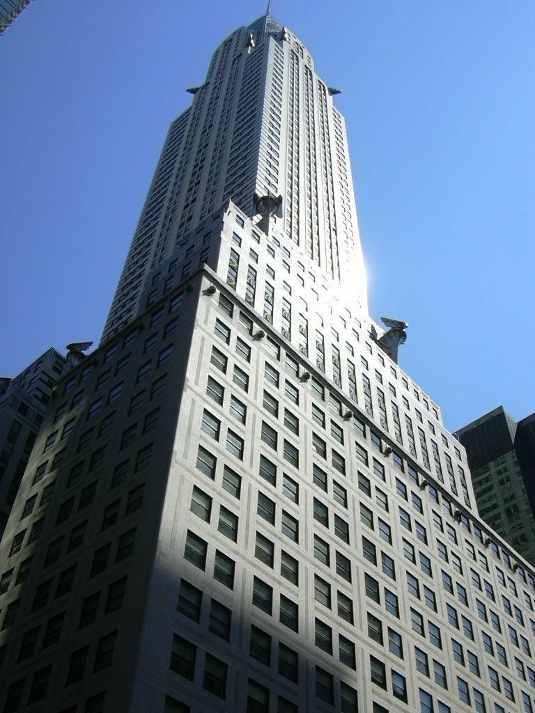 289 Chrysler Bldg. az E 42nd St. felől