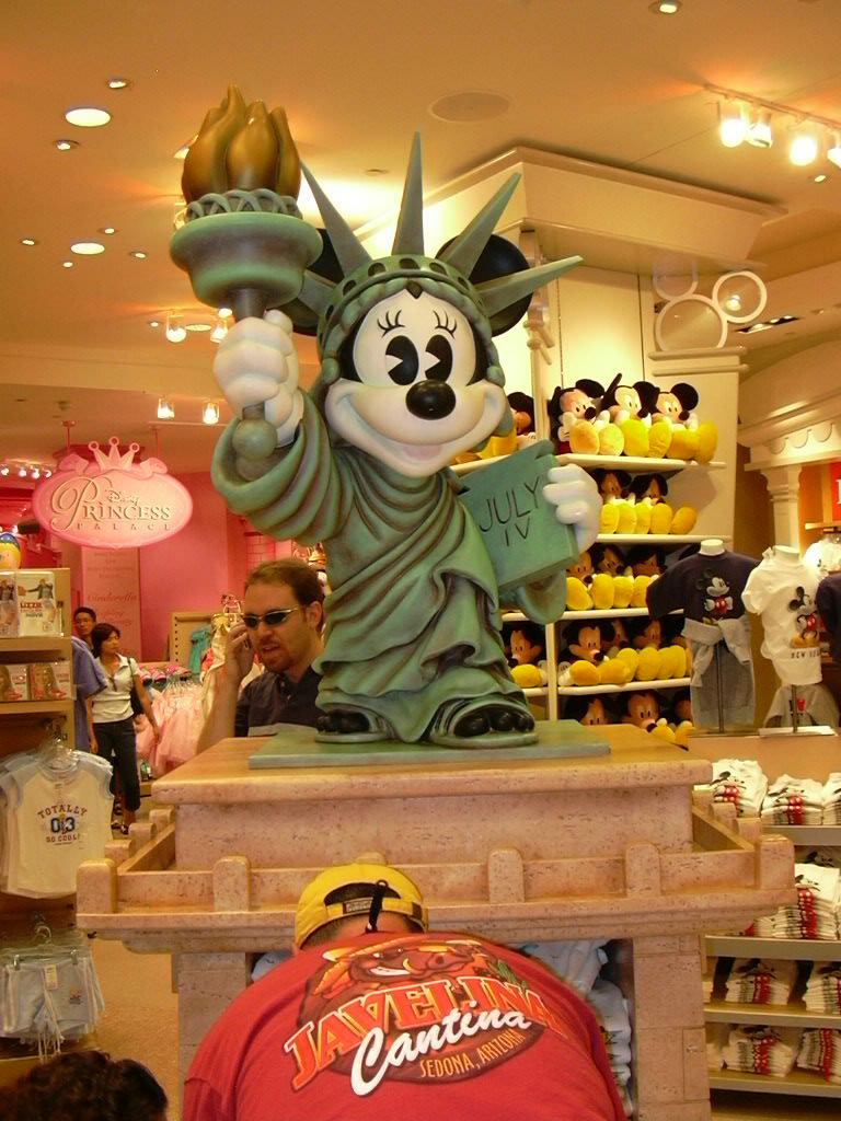 402 Disney Shop-5th Avenue