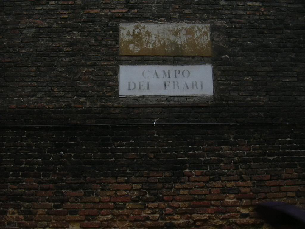 249 Campo dei Frari tér felirat a templon falán