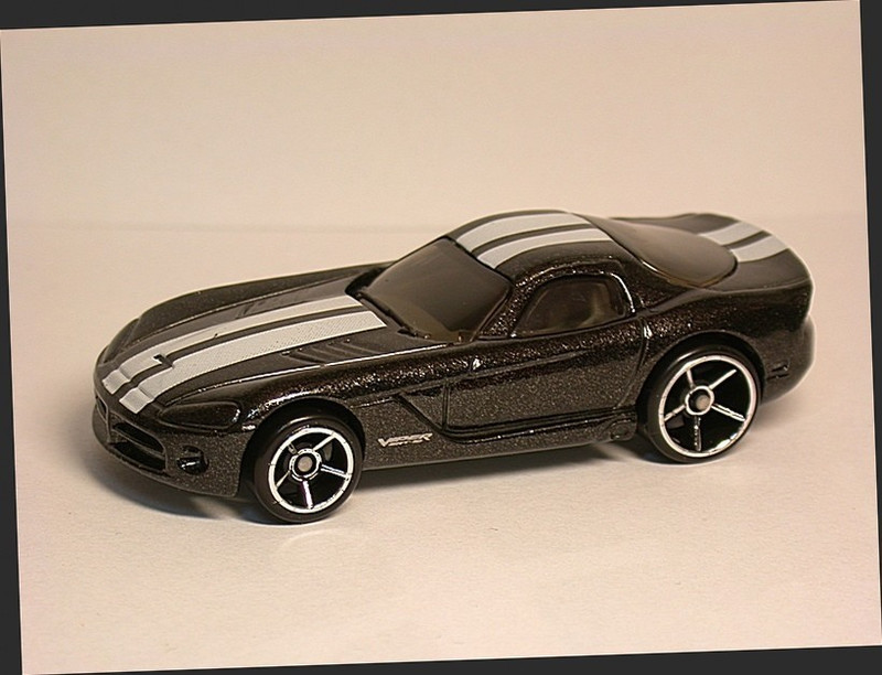 DODGE VIPER SRT-10 2005 HOTW. 1 64