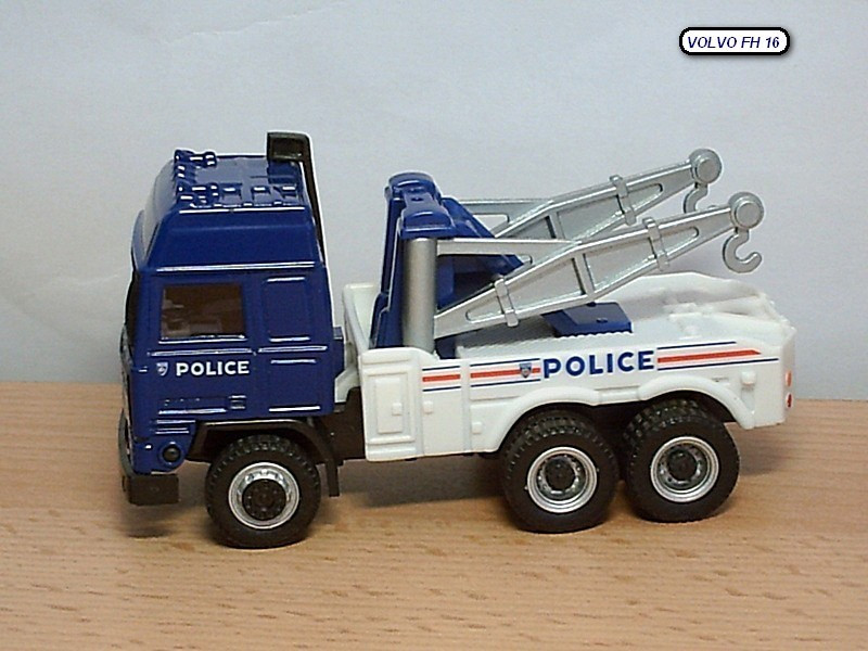 KAM. VOLVO FH 16 POLICE KB. 1 43