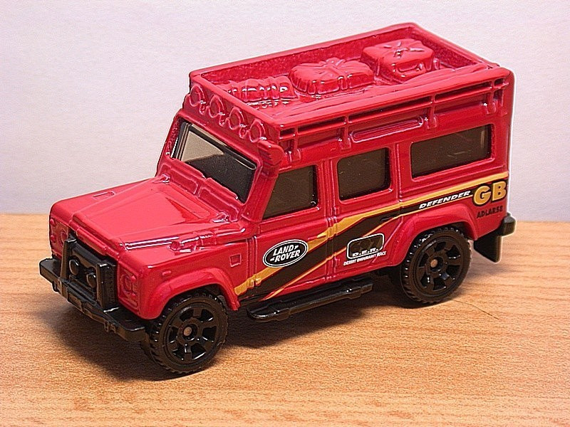 LAND ROVER DEFENDER 110 1997 M.BOX 1 64