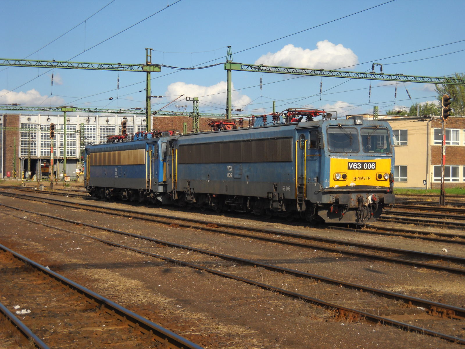 V63 010+006