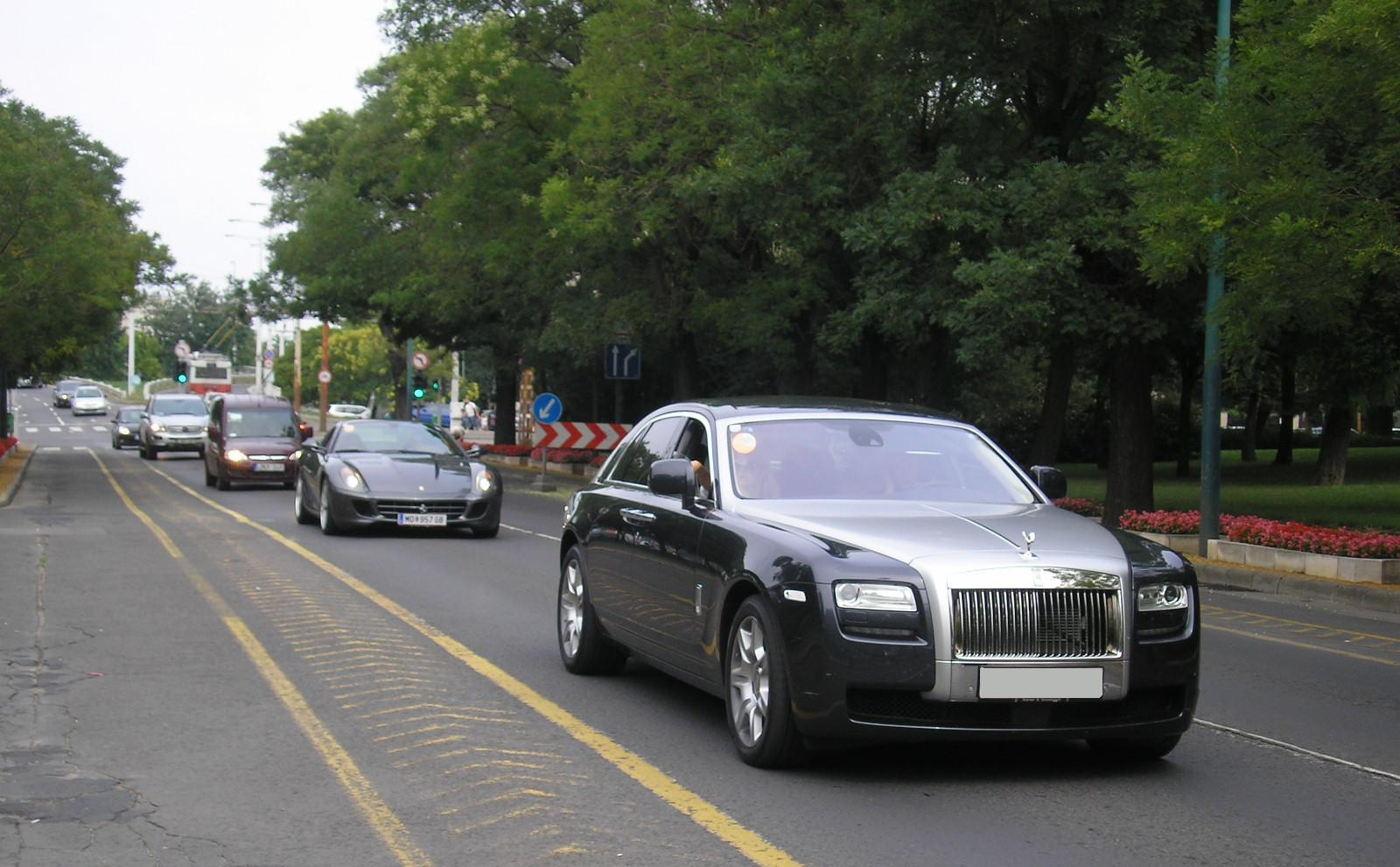 Rolls Royce Ghost - Ferrari 599 GTB Fiorano HGTE