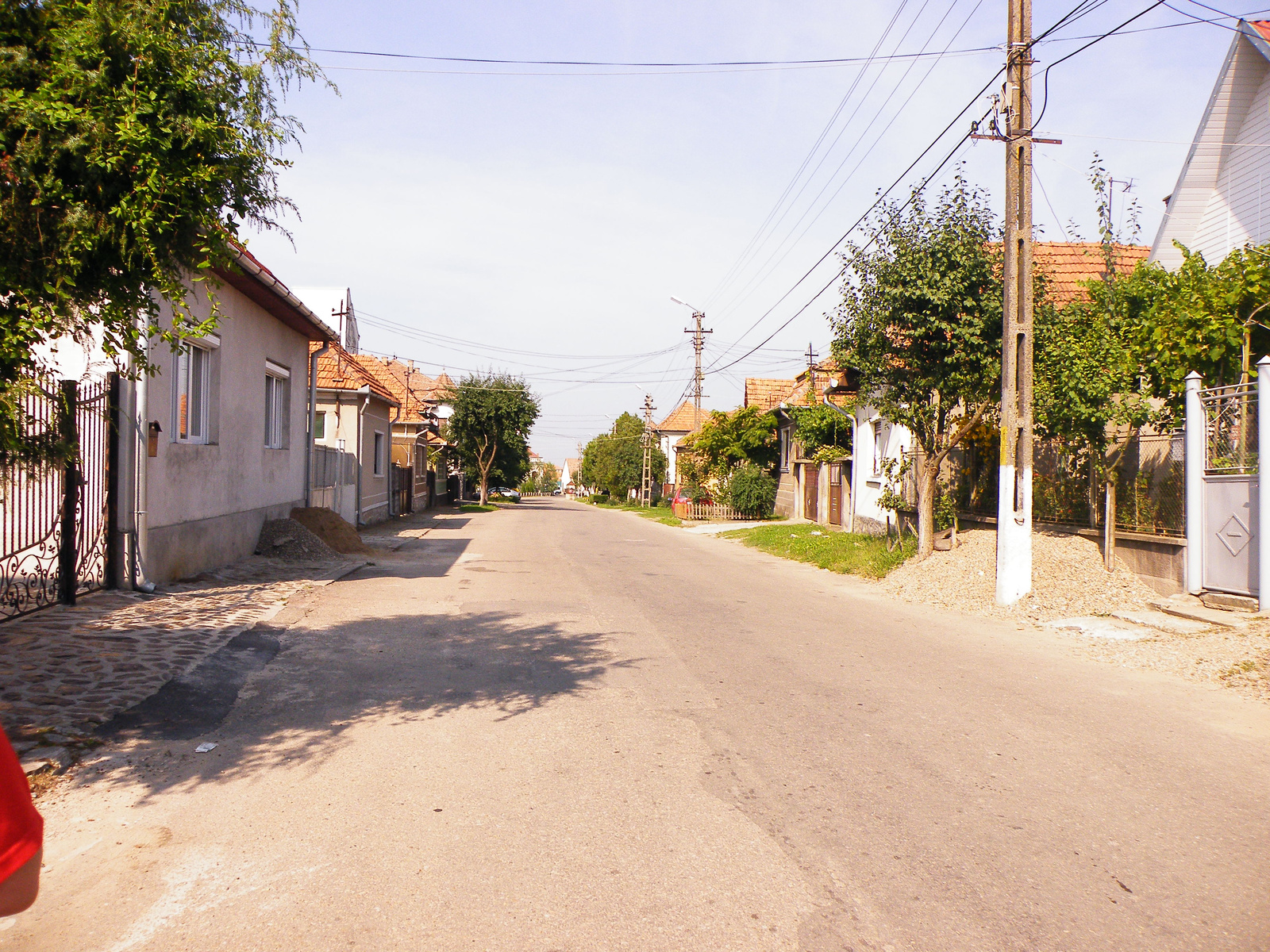 Román utcakép