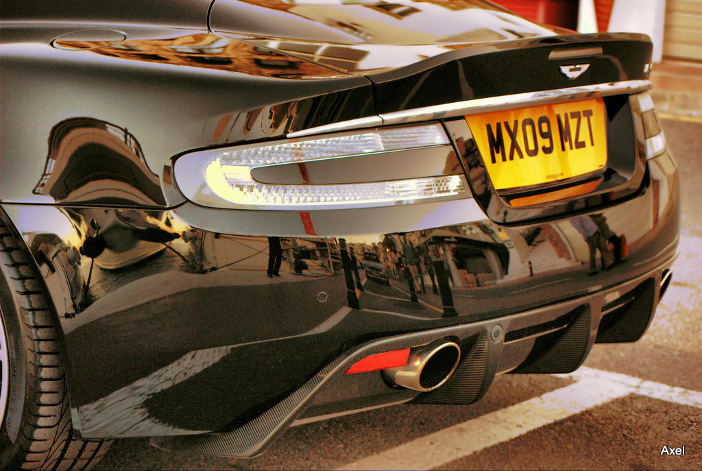 Aston Martin DBS HDR1