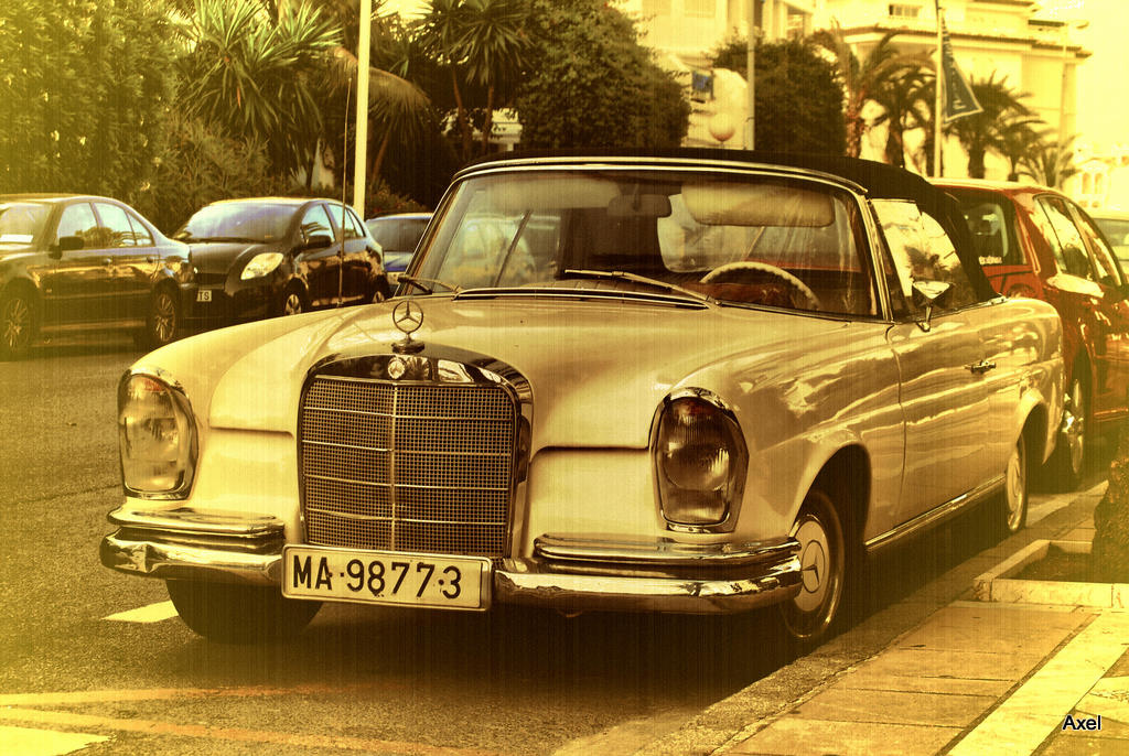 Mercedes 220 CE.1