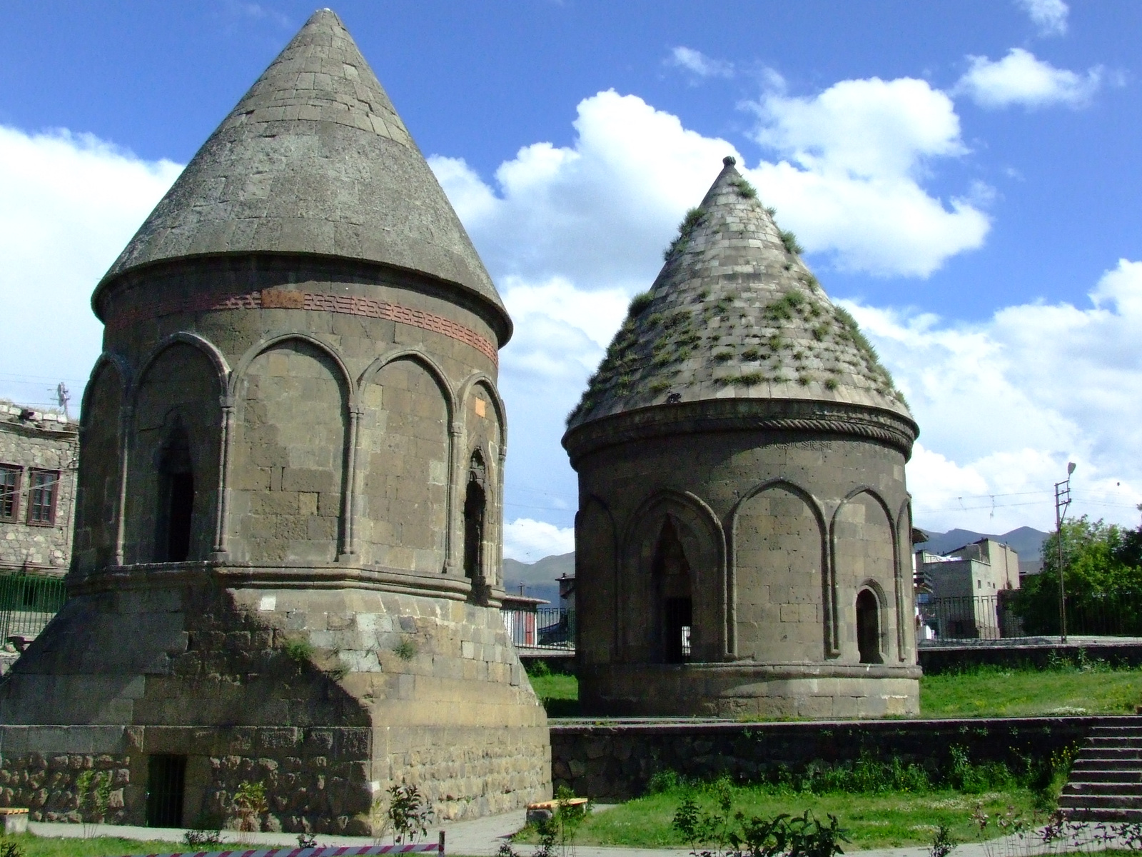 Irán 0298 Üc Kümbetler Erzurum