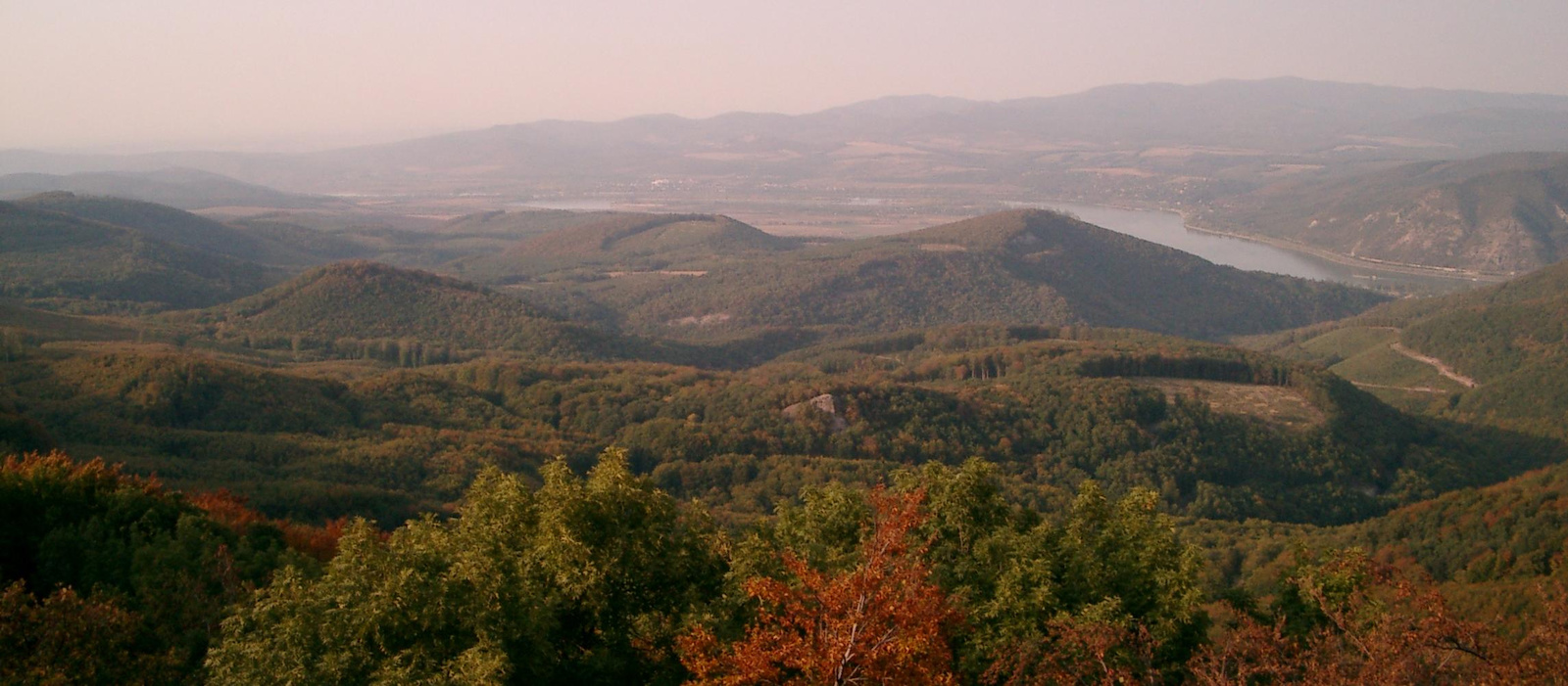 2003-09-27-Dobogókő-(tájkép-a-Dunára)-03-a