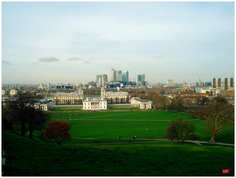 A Canary Wharf látképe, a londoni Greenwich Parkból.