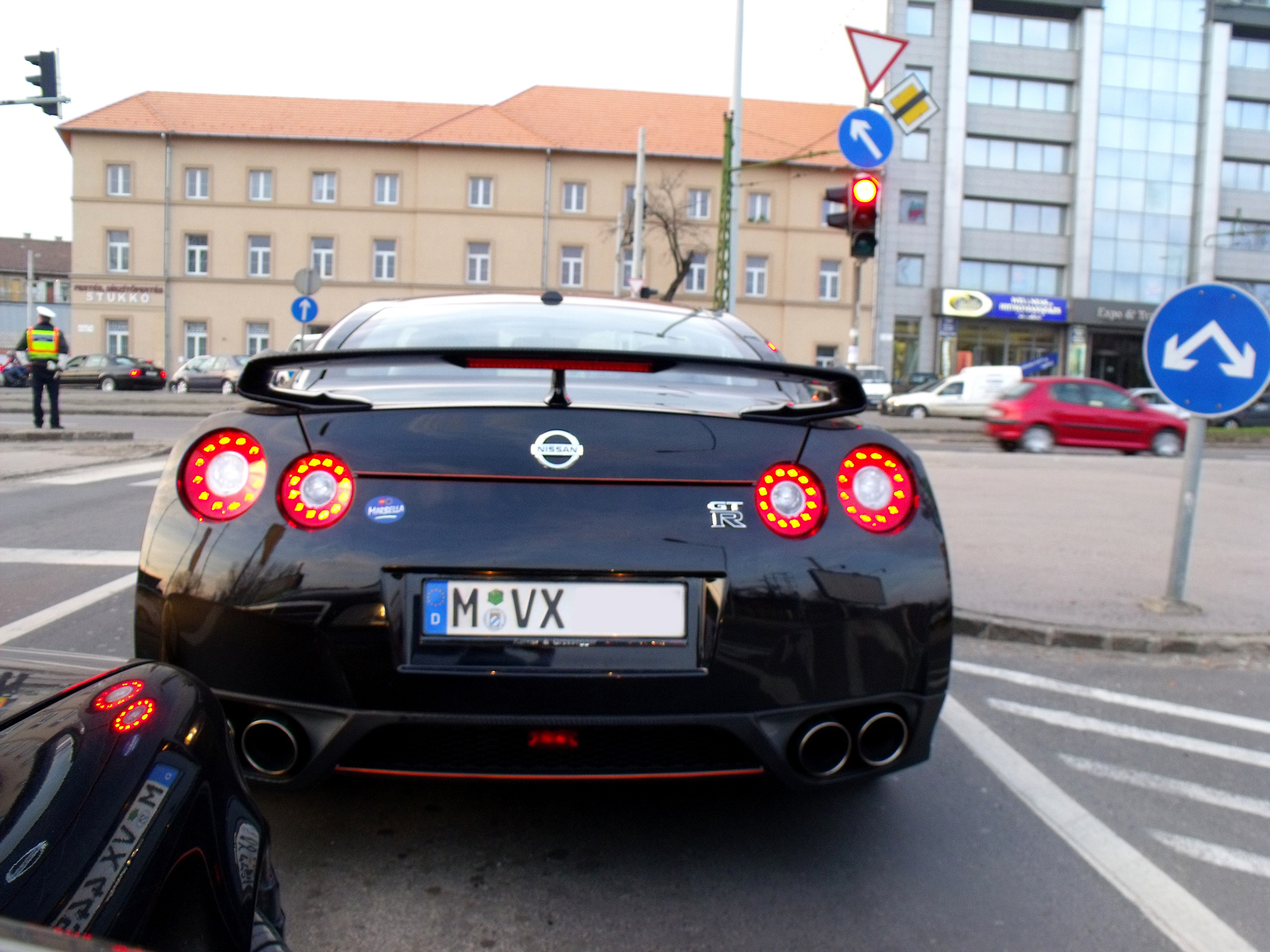 Nissan GTR 2