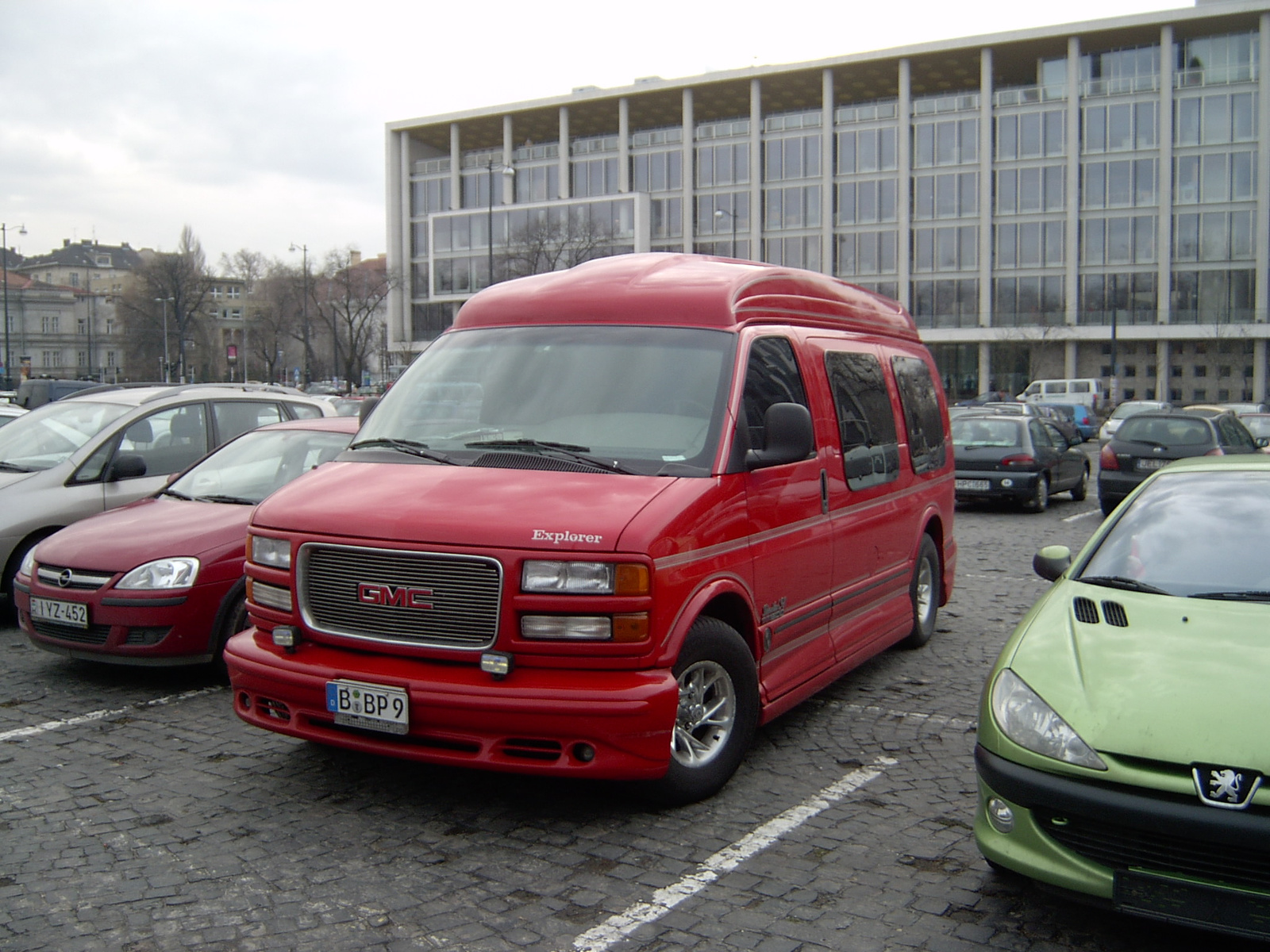 GMC Savana Explorer