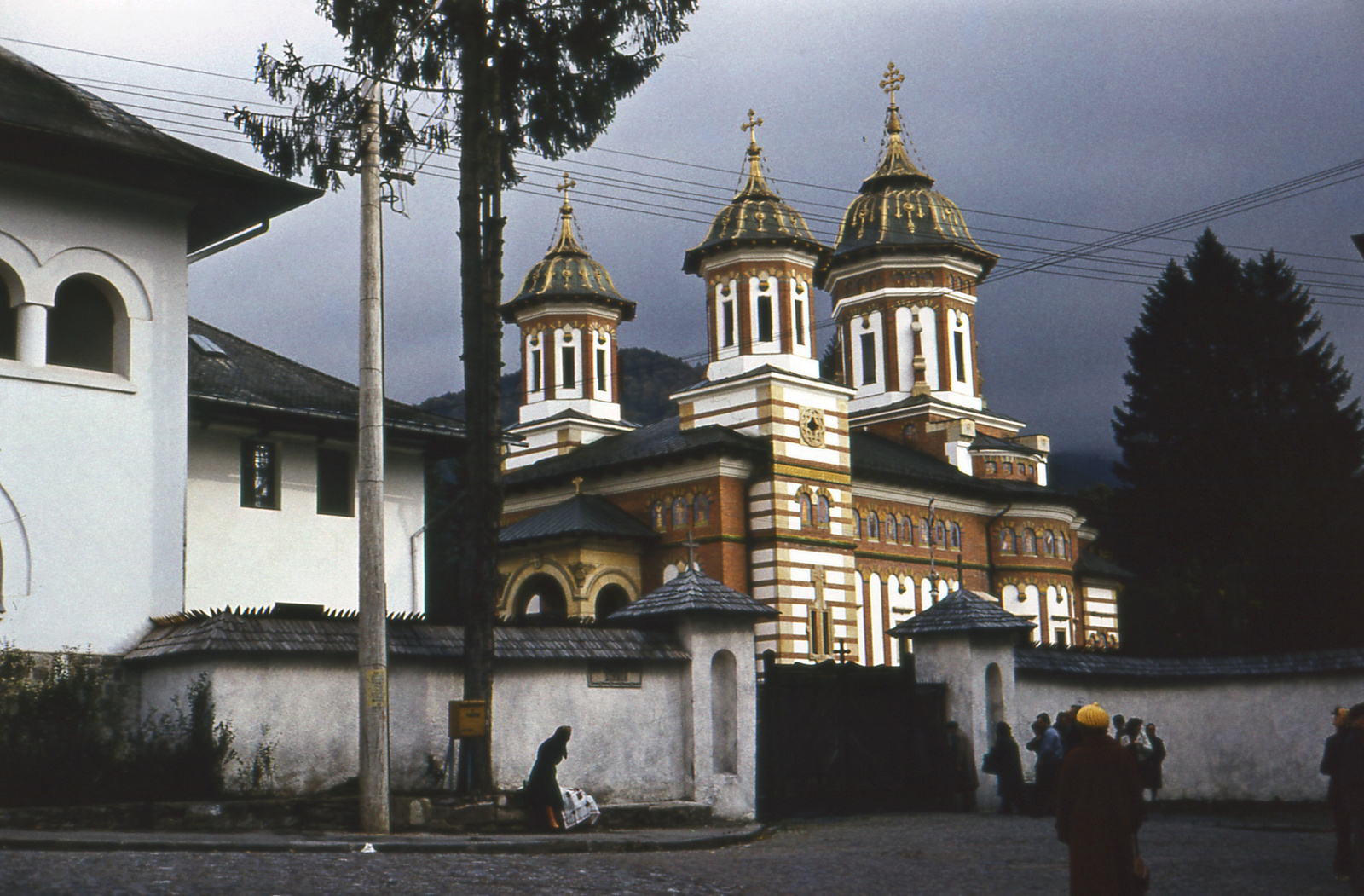 727 Sinaia Kolostor