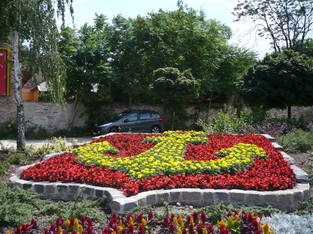 Újpest címere virágokból