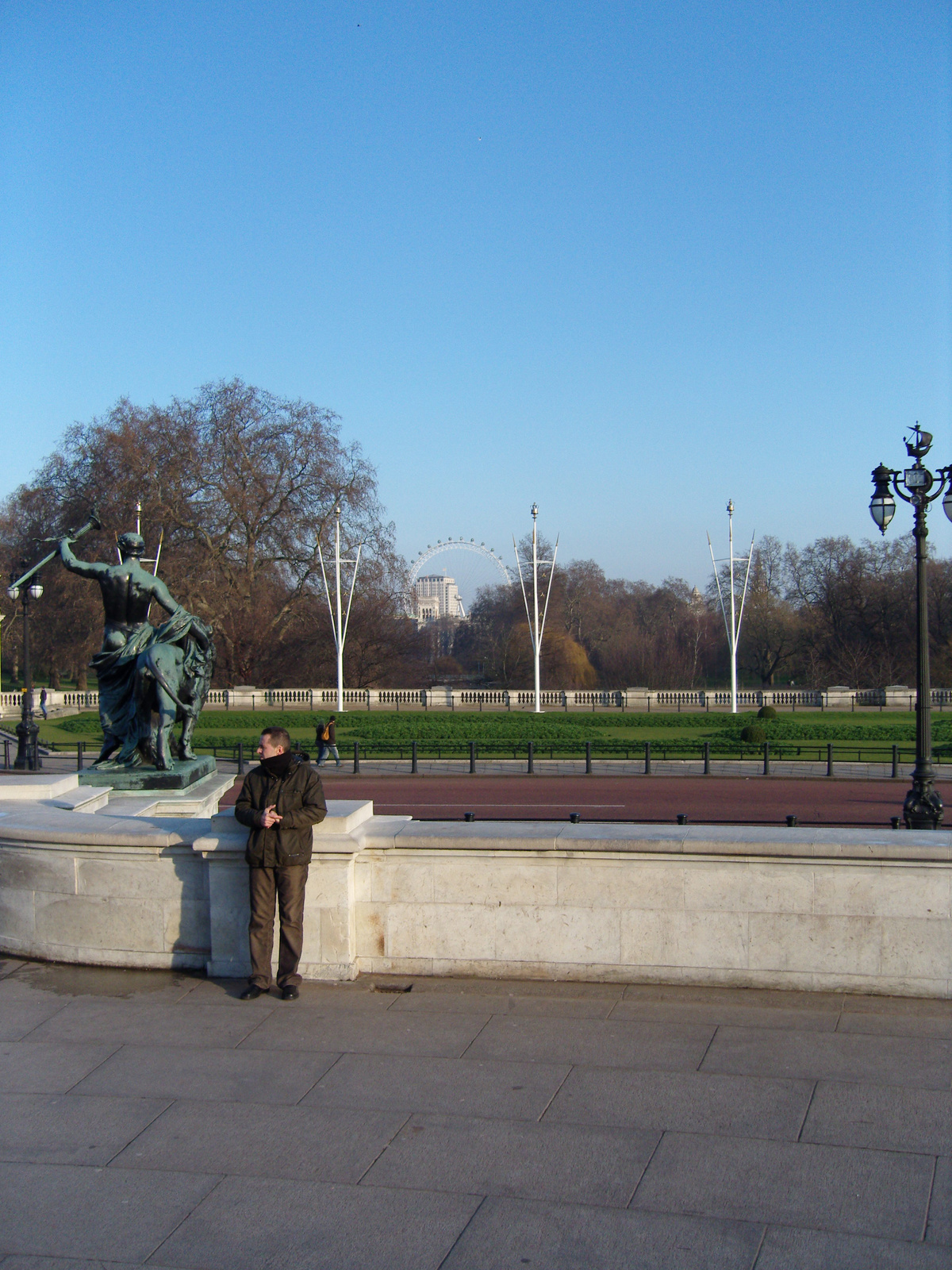 Buckingham Palace mellett