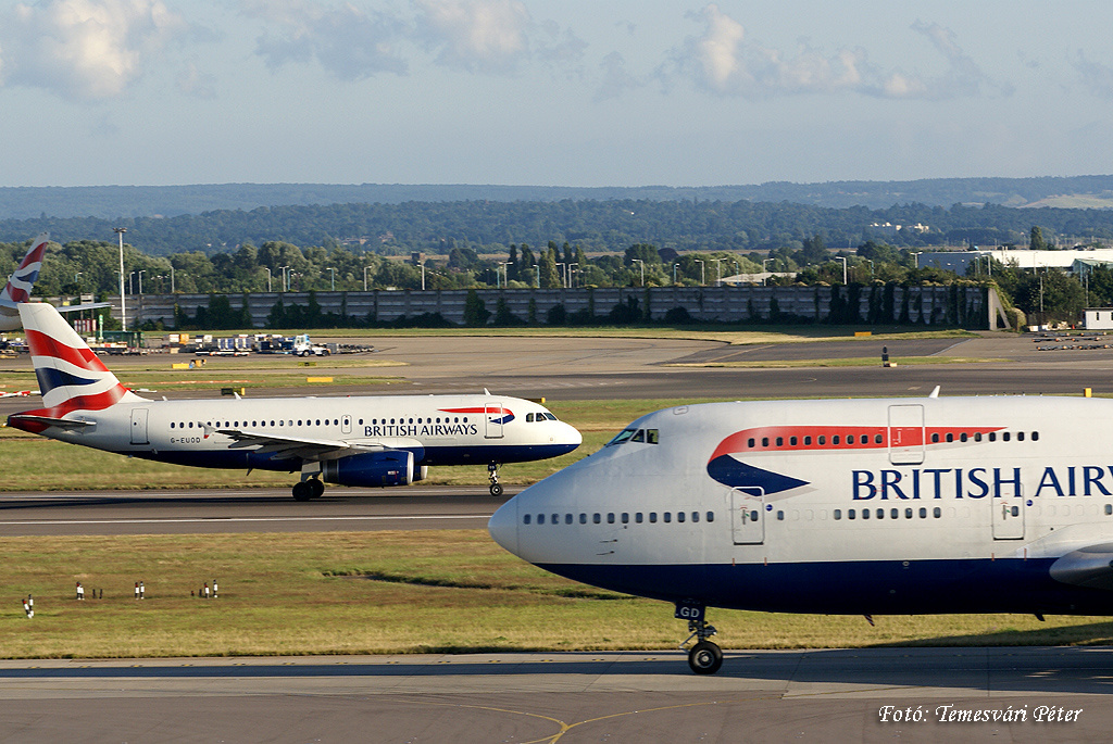 Heathrow British B747-01