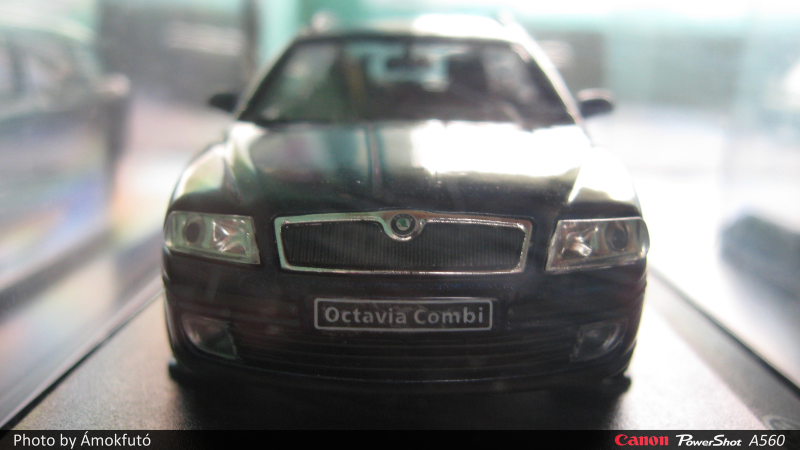 Škoda Octavia Combi 1:43