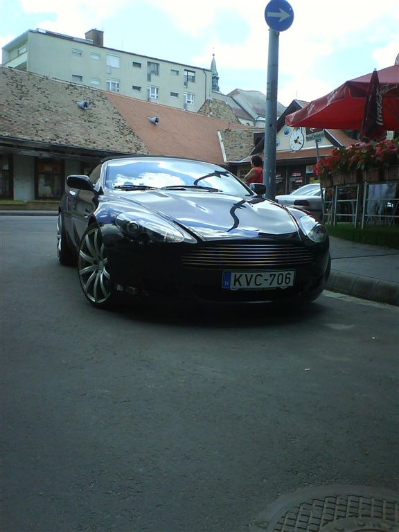 Aston Martin DB9