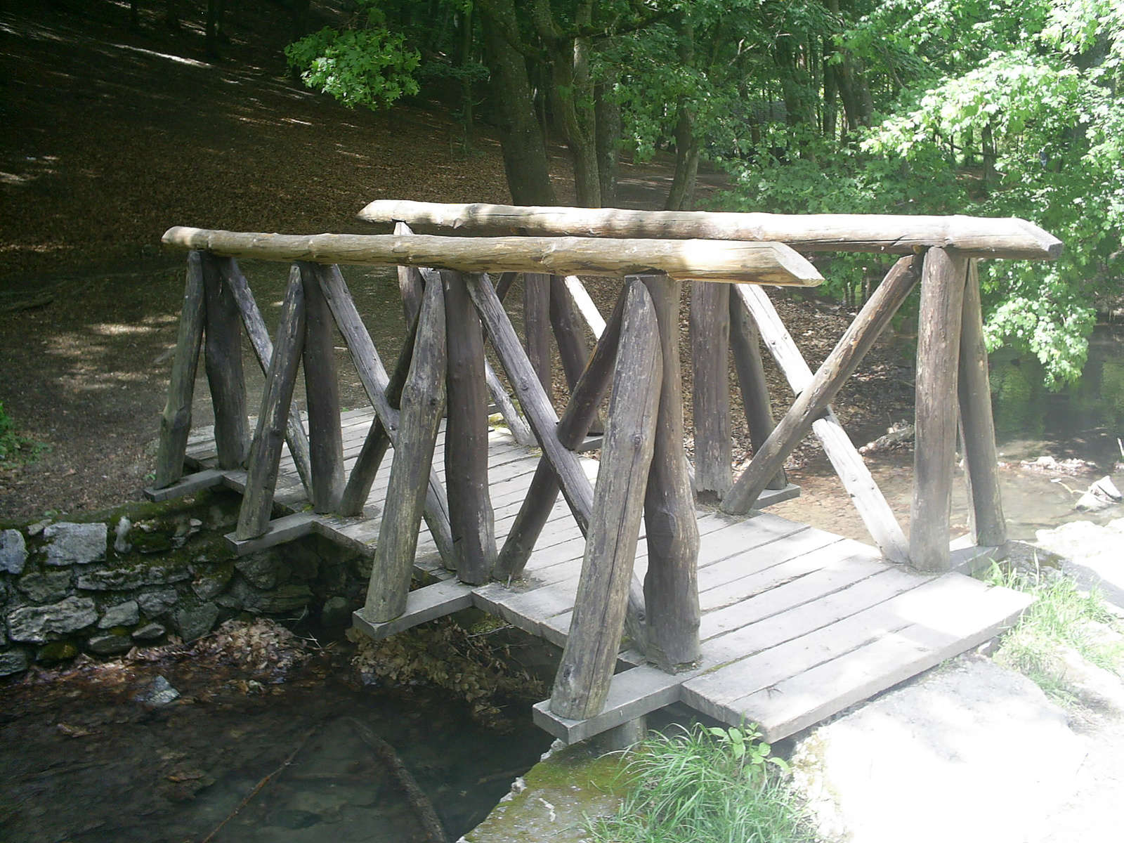 Szalajka vízesésnél híd a patakon