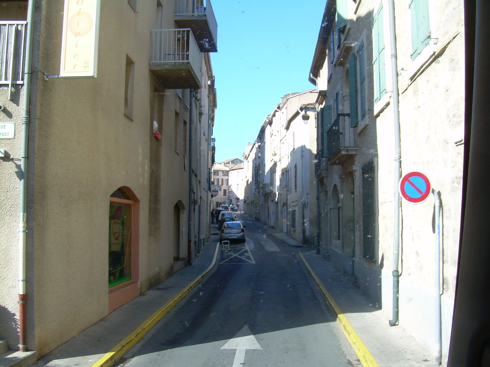 Narbonne tágas utcái- cipőkanállal de beférünk