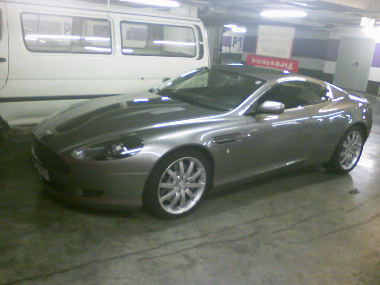 Aston Martin DB9