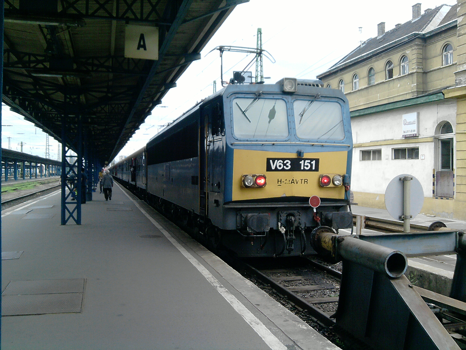 V63 151