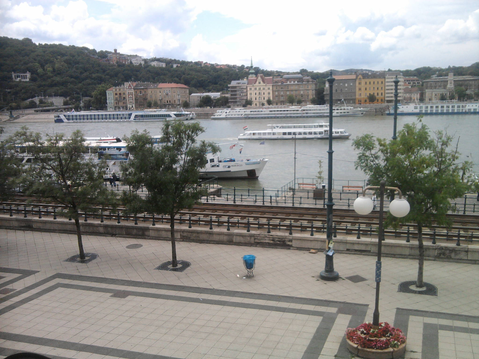 Budapest Mariott hotel kilátása és a hajók:)