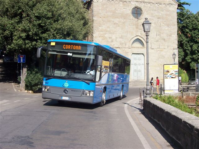 Busz Cortonában