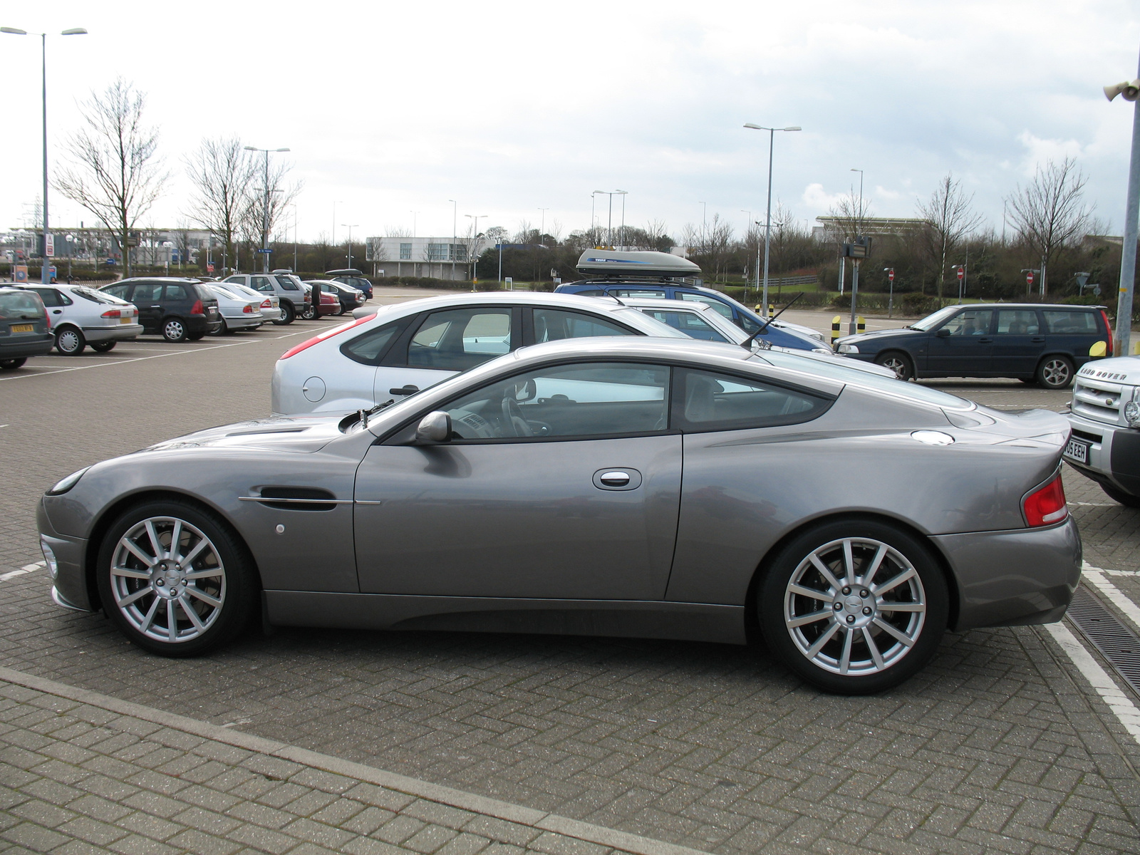 Aston Martin Vanquish S