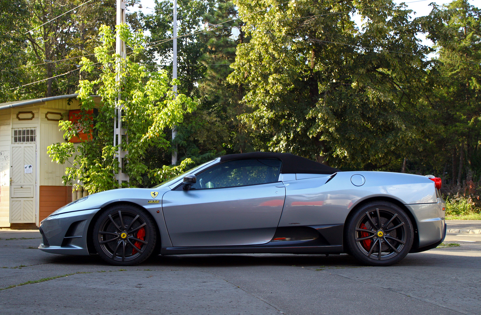 Ferrari Scuderia Spider 16M