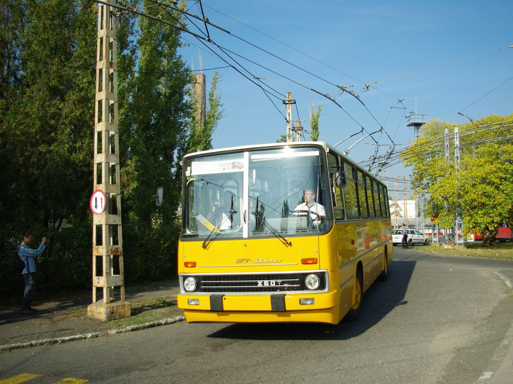 Ikarus 260 T a Pongrác úti troligarázsban 8 2008.10.11